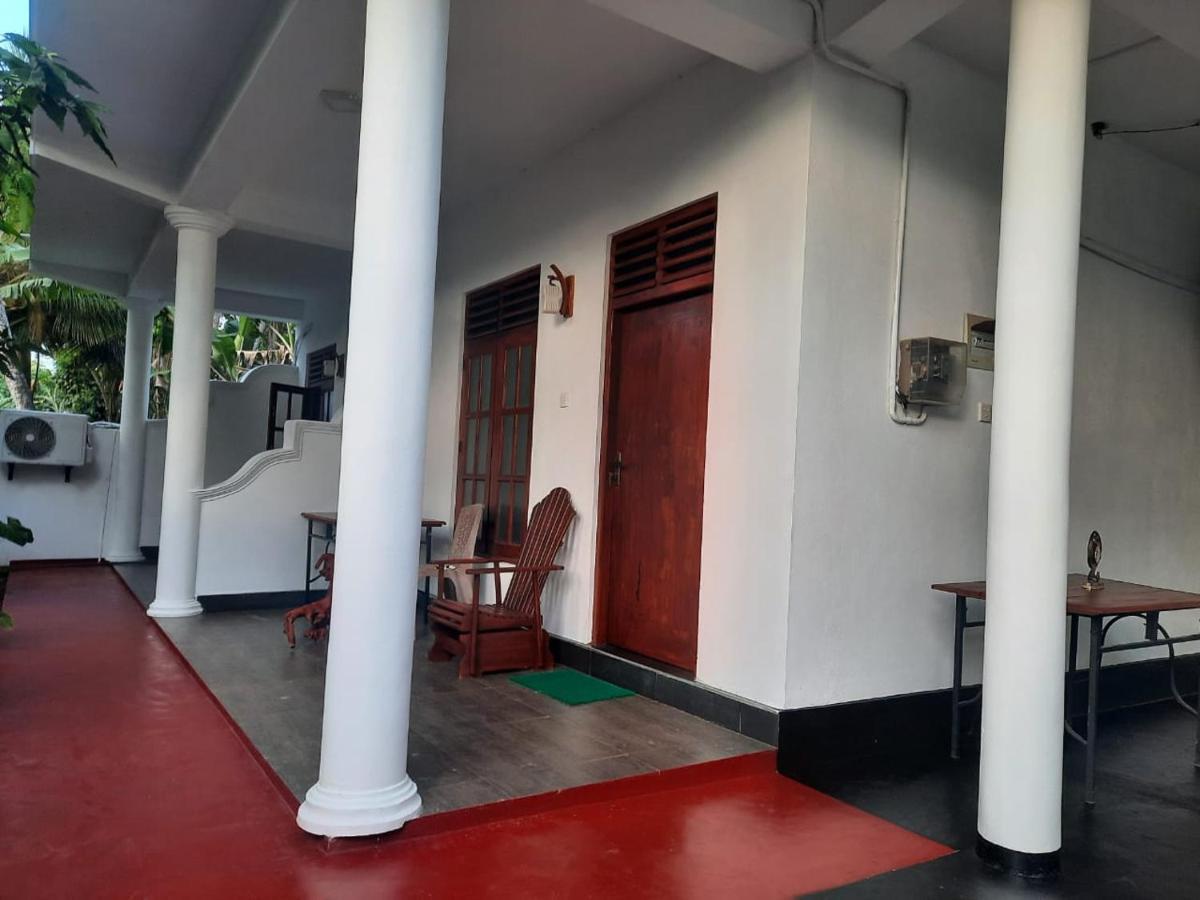 Little Angels Bed & Breakfast Mirissa Exterior foto