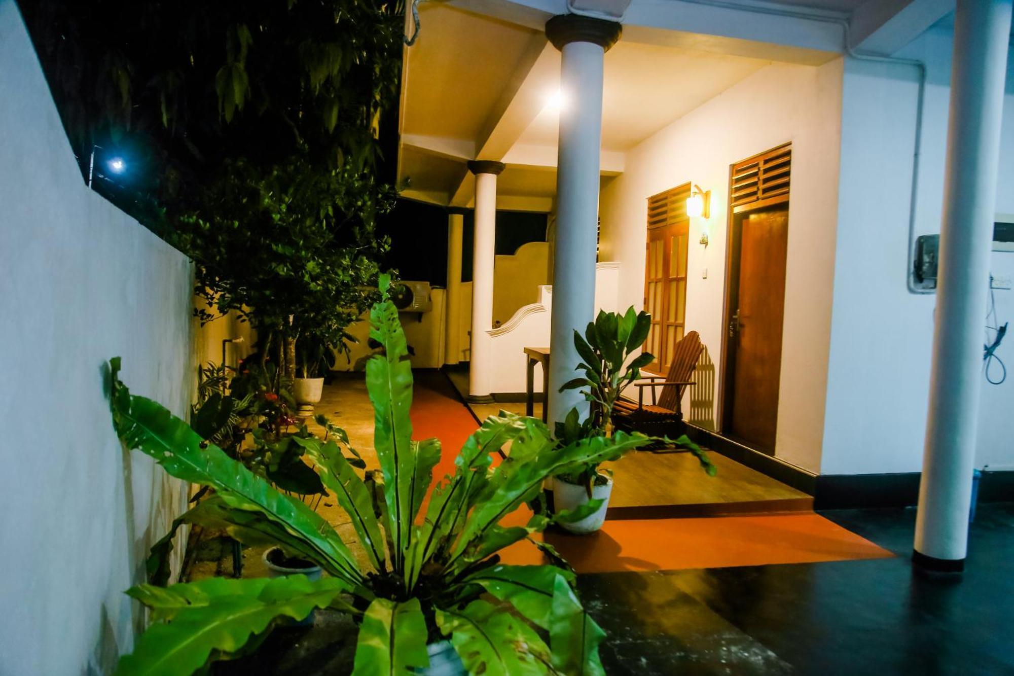 Little Angels Bed & Breakfast Mirissa Exterior foto