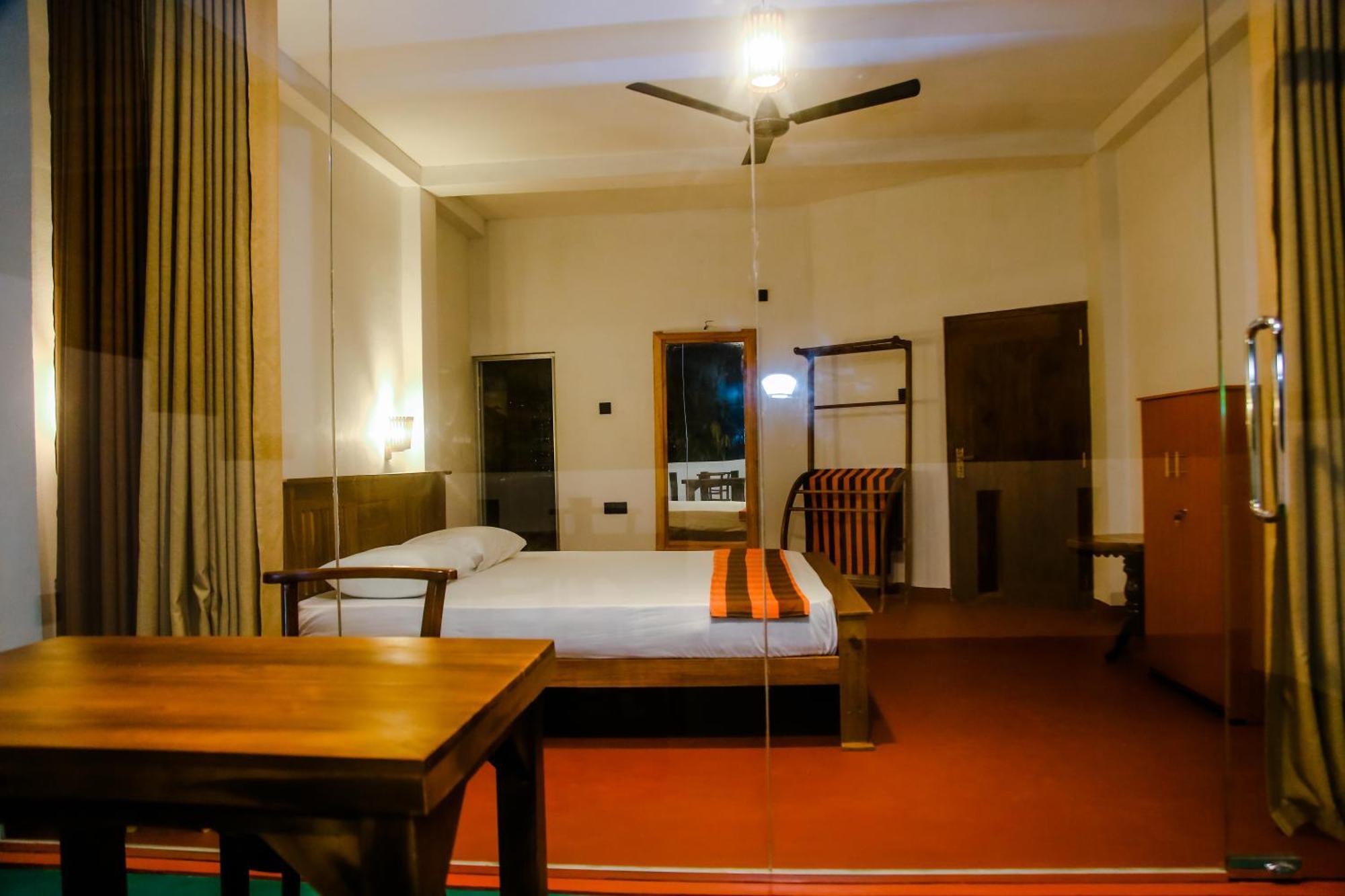 Little Angels Bed & Breakfast Mirissa Exterior foto