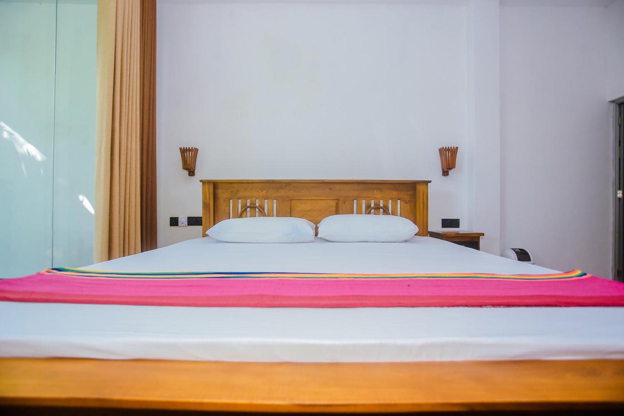 Little Angels Bed & Breakfast Mirissa Exterior foto